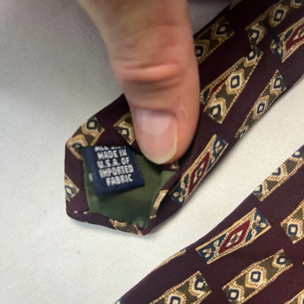 Chaps Ralph Lauren Necktie Burgundy Geometric Pattern USA Made Men's Tie‎